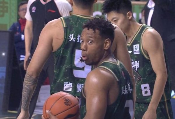Trung bình 8 điểm trong mùa giải thông thường và 0 điểm trong vòng playoffs! Cầu thủ quốc gia của đội bóng rổ nam đã giành được mức lương tối đa, gây ra cuộc thảo luận tập thể giữa các cư dân mạng